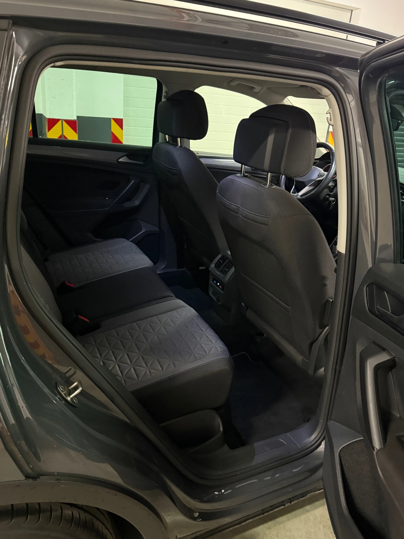 VW Tiguan Facelift, Сервизна история, 117K км, снимка 14 - Автомобили и джипове - 54331841