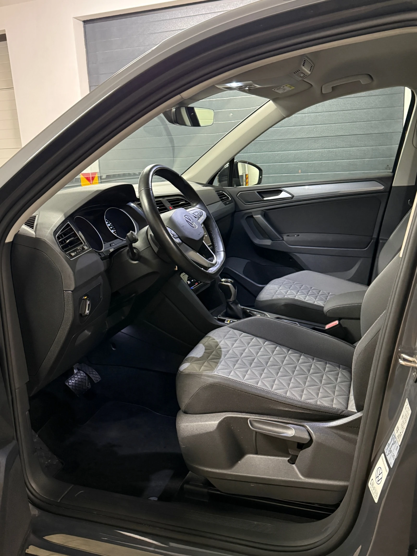 VW Tiguan Facelift, Сервизна история, 117K км, снимка 9 - Автомобили и джипове - 54331841