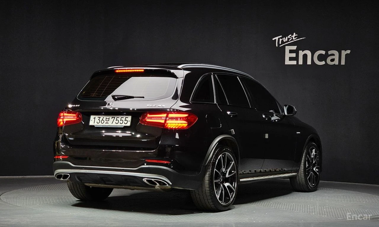 Mercedes-Benz GLC 43 AMG * КОЖА* ПОДГРЕВ* ПАНОРАМА* BURMESTER* HEAD-UP* , снимка 2 - Автомобили и джипове - 54460388