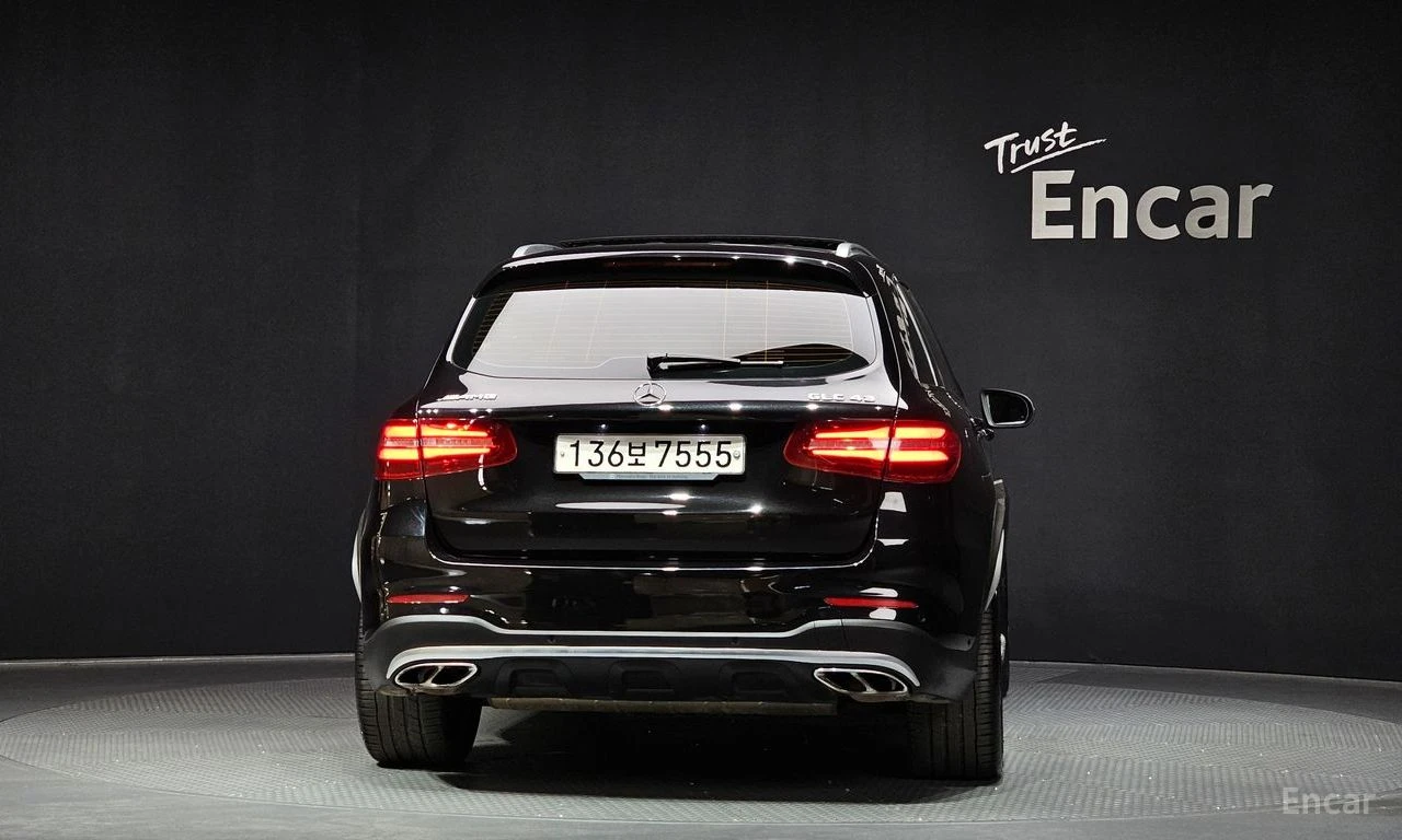 Mercedes-Benz GLC 43 AMG * КОЖА* ПОДГРЕВ* ПАНОРАМА* BURMESTER* HEAD-UP* , снимка 4 - Автомобили и джипове - 54460388