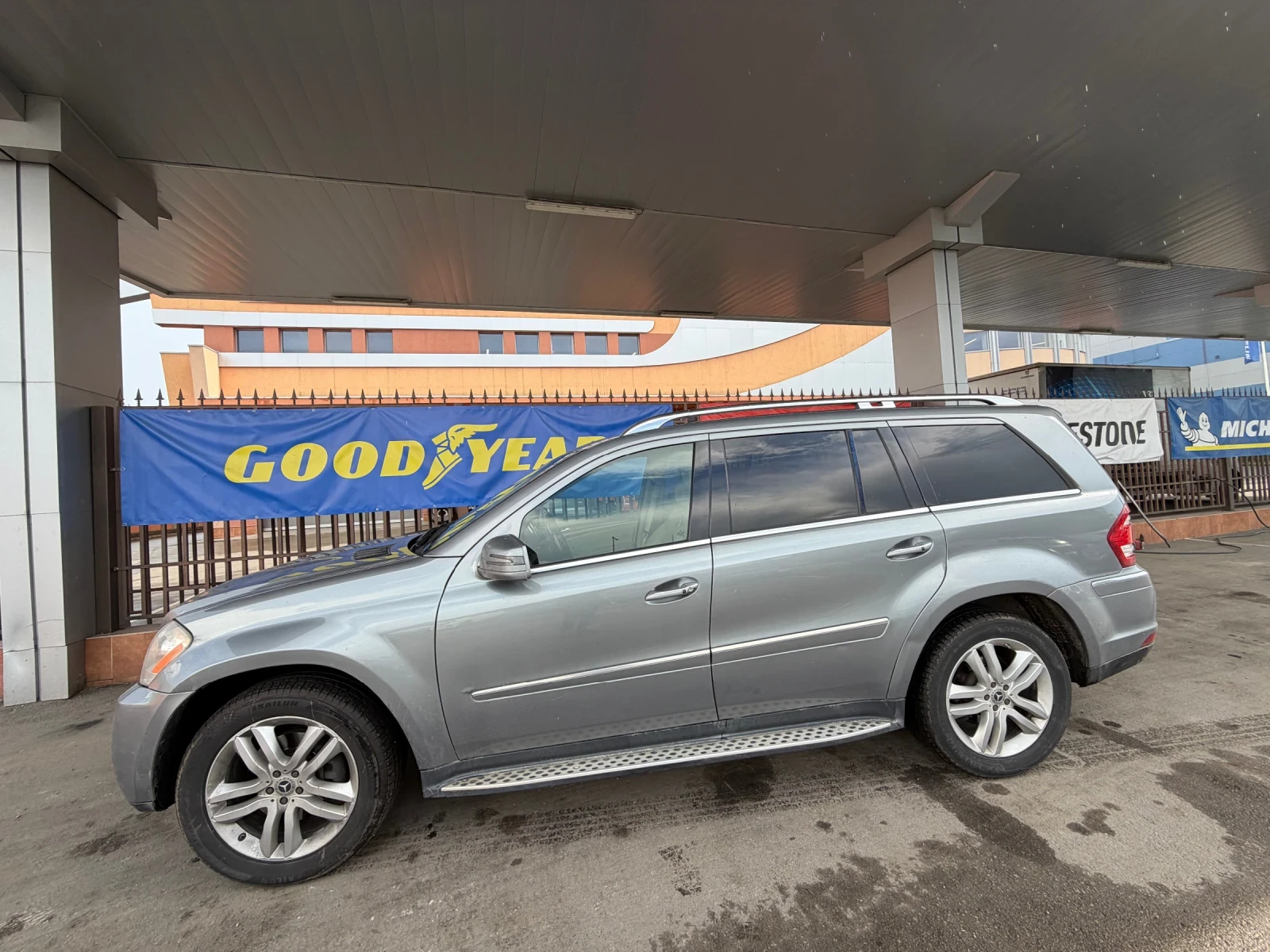 Mercedes-Benz GL 450 ГАЗОВ* ИНЖЕКЦИОН* FACELIFT* V8, снимка 4 - Автомобили и джипове - 54645720