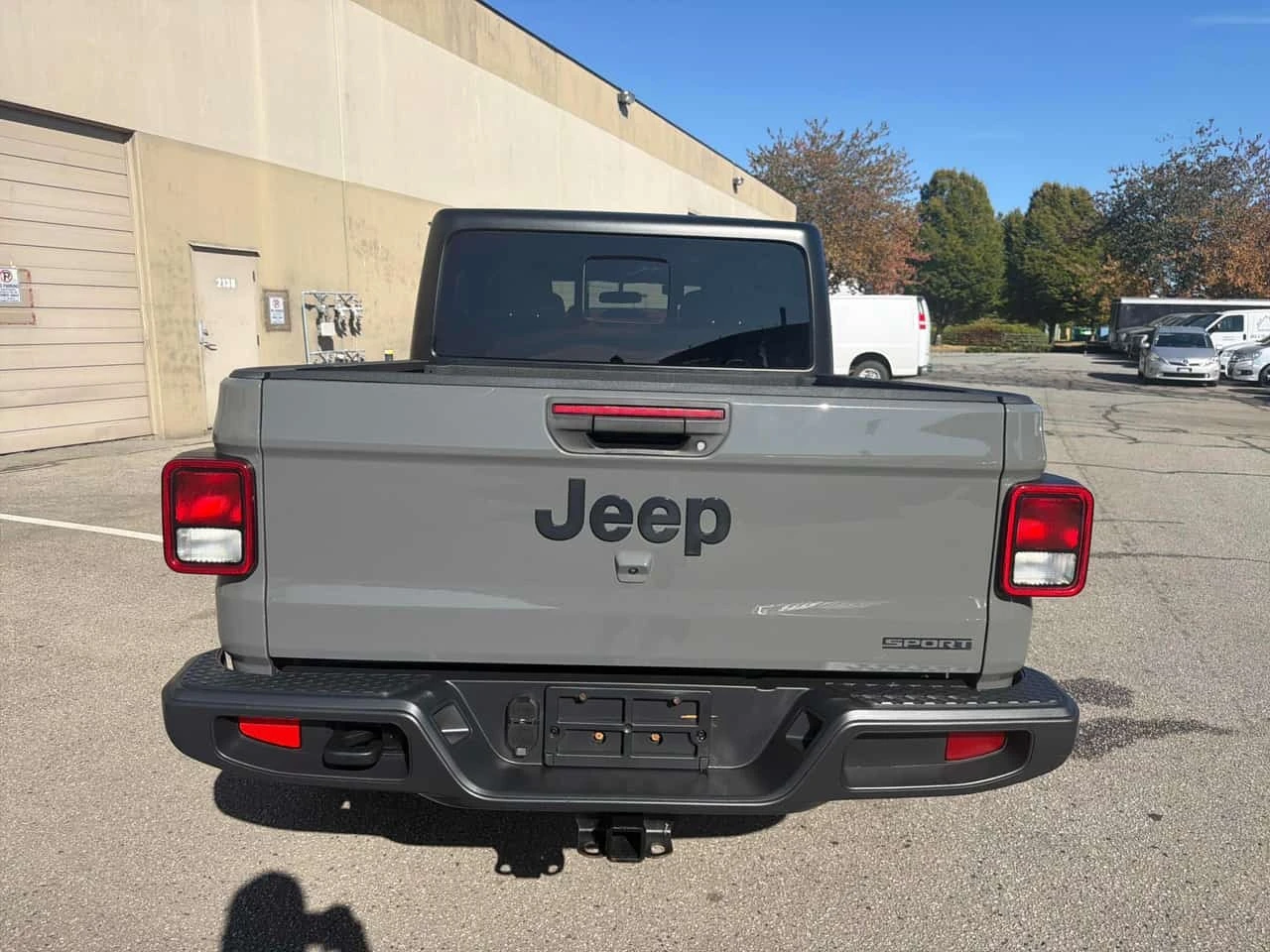 Jeep Gladiator * Sport S * АВТОКРЕДИТ БЕЗ ПЪРВОНАЧАЛНА ВНОСКА* , снимка 4 - Автомобили и джипове - 56240862