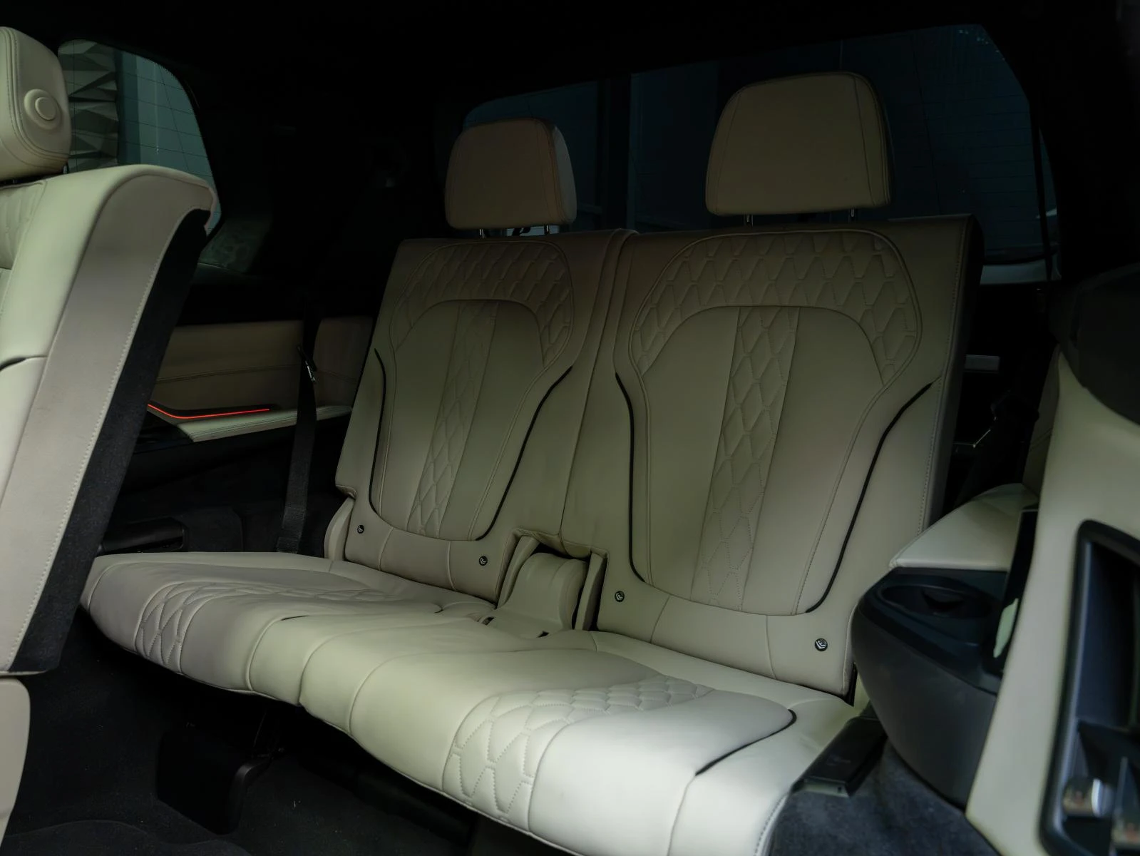 BMW X7 40i* XDRIVE* H&K* M SPORT* PANO* 360CAM* GLOW*  | Mobile.bg � ����������� 10