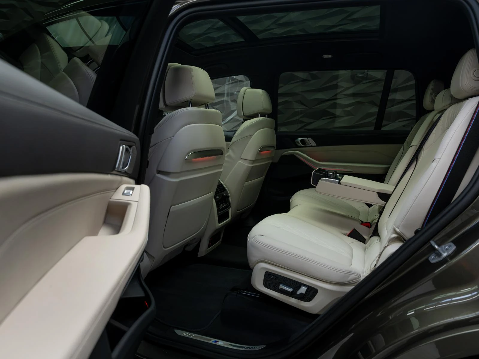 BMW X7 40i* XDRIVE* H&K* M SPORT* PANO* 360CAM* GLOW*  | Mobile.bg � ����������� 8