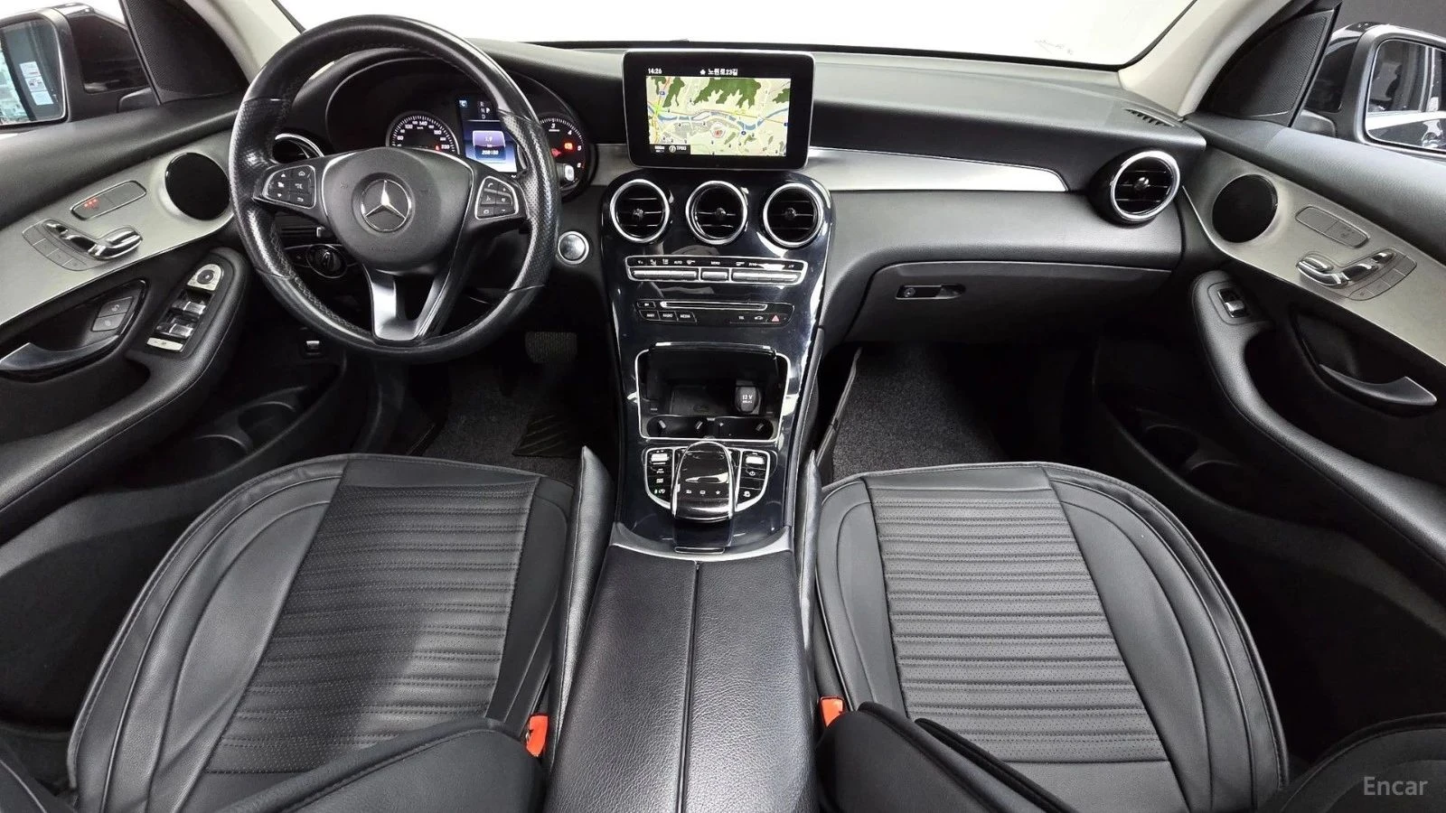 Mercedes-Benz GLC 220, снимка 7 - Автомобили и джипове - 56726945