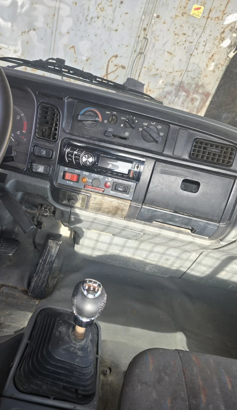 Mitsubishi Canter 3.0D * климатик* двойна гума* 3-странен самосвал* , снимка 15 - Камиони - 52256877