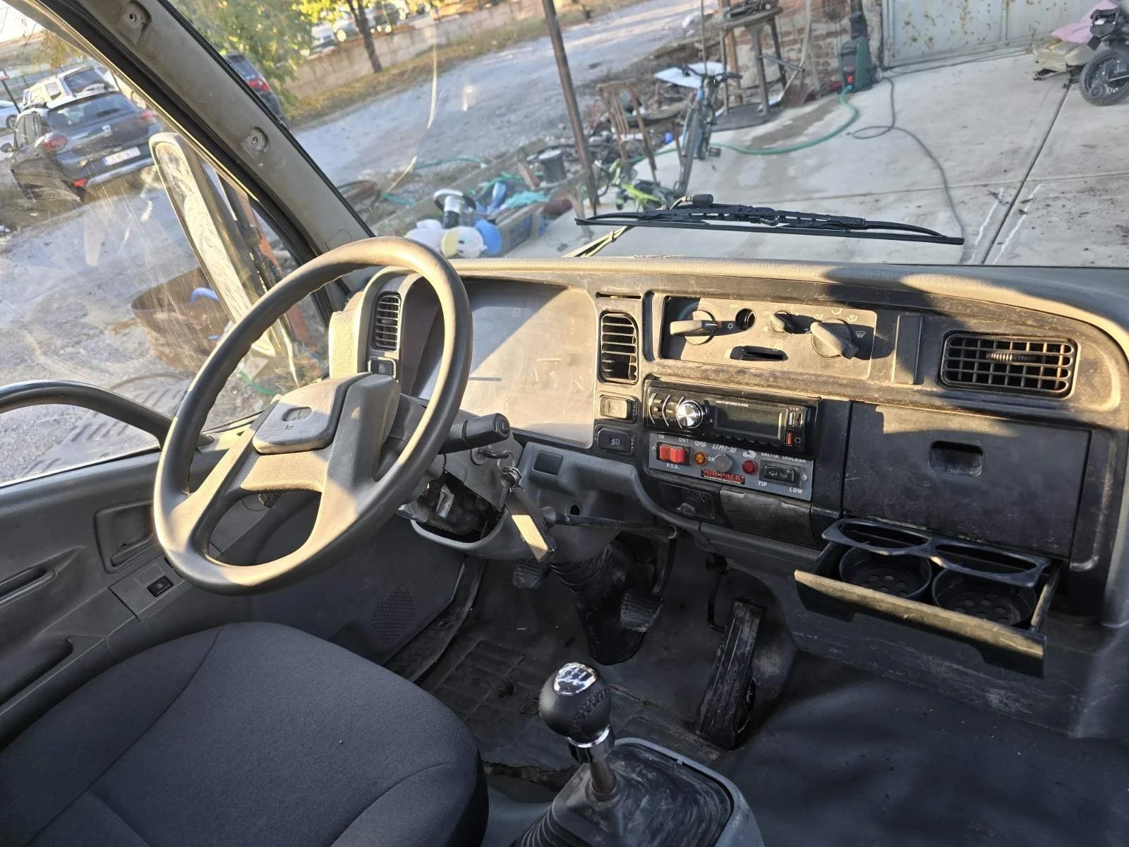 Mitsubishi Canter 3.0D * климатик* подгрев* 3-странен самосвал*  - изображение 9