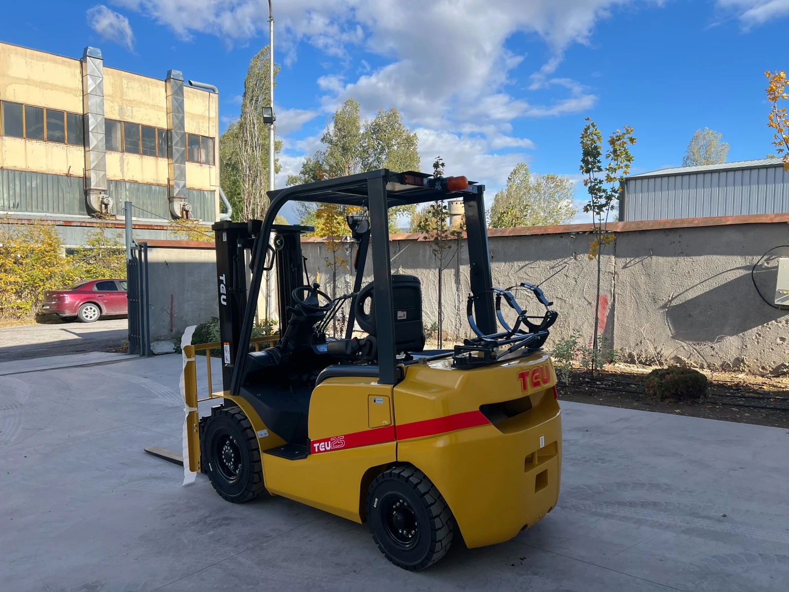  TCM  | NISSAN K25 / | Mobile.bg   3