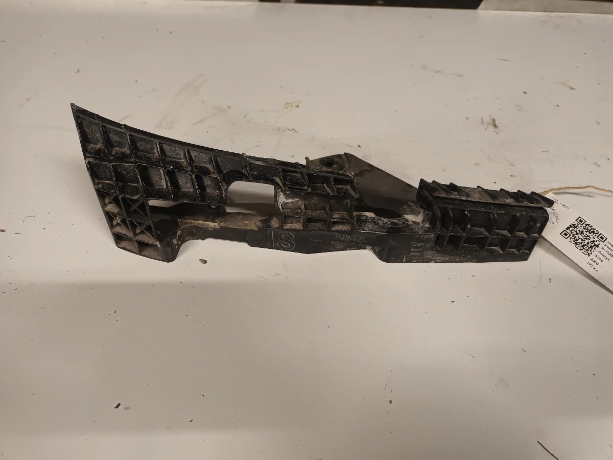 водач за предна броня (десен) Лексус IS200 