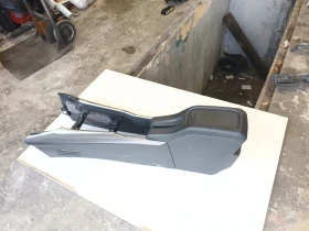 Подлакътник пежо 2008 1.6 хди