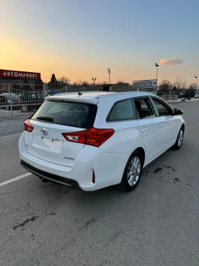     Toyota Auris 1.6i