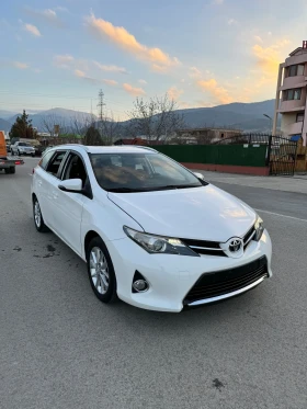     Toyota Auris 1.6i