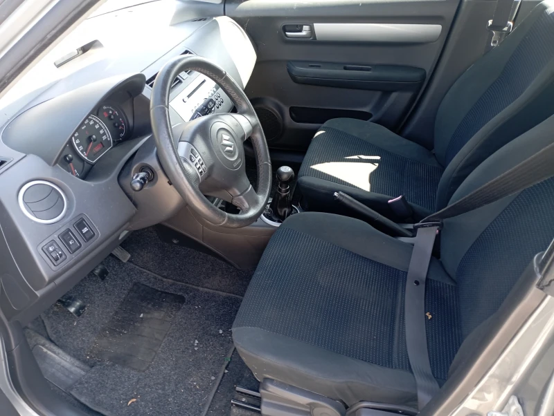 Suzuki Swift 1.3, снимка 4 - Автомобили и джипове - 47362582