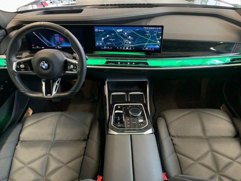 BMW 740 d/xDrive/M-SPORT/THEATRE SCREEN/B&W/HUD/ICONIC GLO, снимка 8 - Автомобили и джипове - 48049031