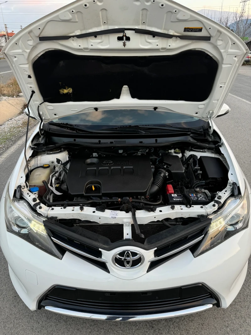 Toyota Auris 1.6i, снимка 14 - Автомобили и джипове - 48499071