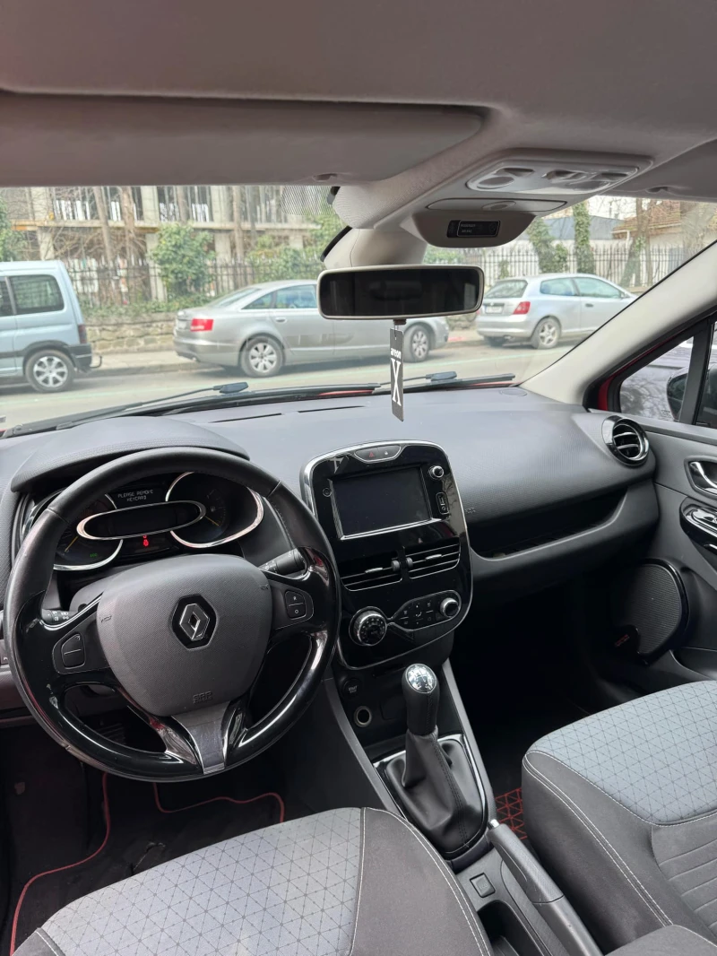 Renault Clio 15000, снимка 5 - Автомобили и джипове - 48982638