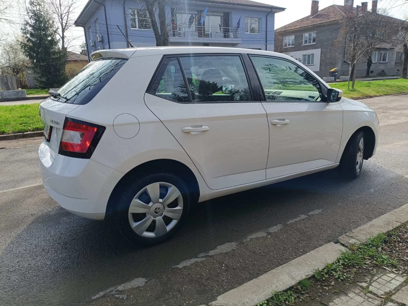 Skoda Fabia 2018г./Отлично състояние, снимка 5 - Автомобили и джипове - 48992618