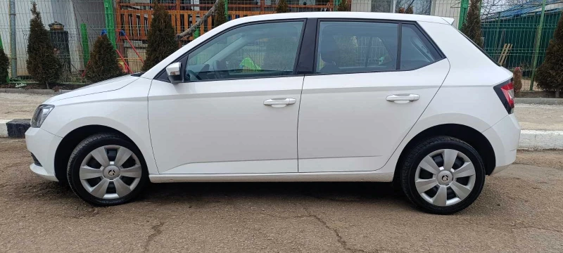 Skoda Fabia 2018г./Отлично състояние, снимка 8 - Автомобили и джипове - 48992618