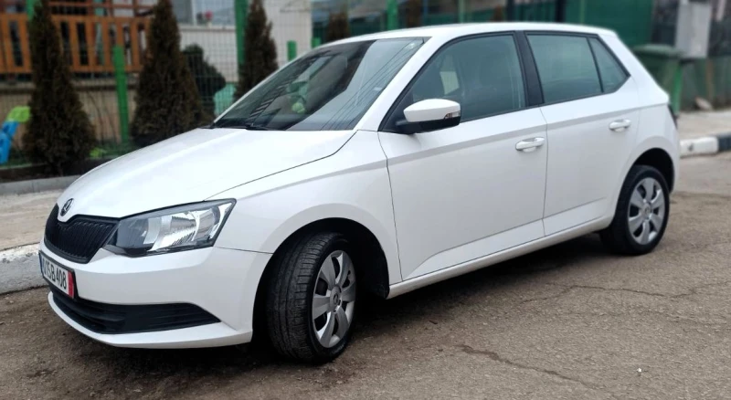 Skoda Fabia 2018г./Отлично състояние, снимка 4 - Автомобили и джипове - 48992618