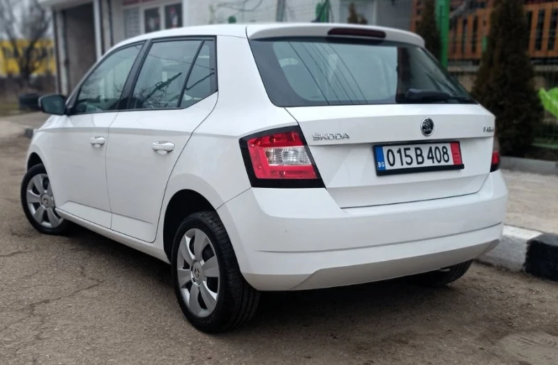 Skoda Fabia 2018г./Отлично състояние, снимка 5 - Автомобили и джипове - 48992618