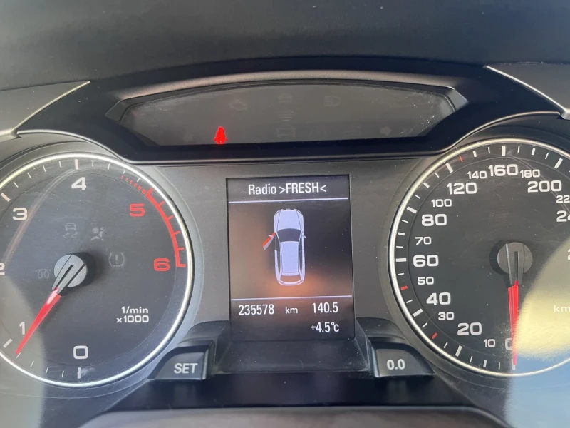 Audi A4, снимка 4 - Автомобили и джипове - 51911602