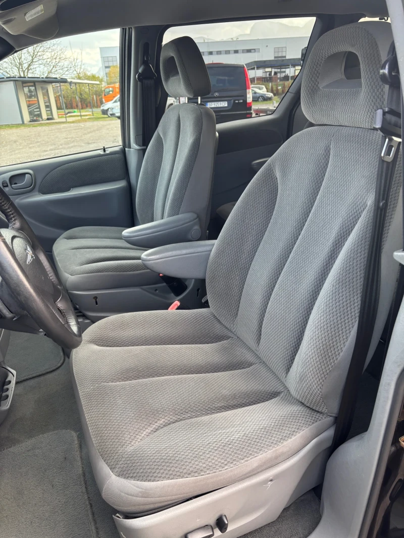 Chrysler Voyager 86000км 2.8 CRD, снимка 10 - Автомобили и джипове - 52529936