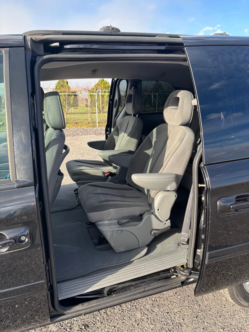 Chrysler Voyager 86000км 2.8 CRD, снимка 9 - Автомобили и джипове - 52529936