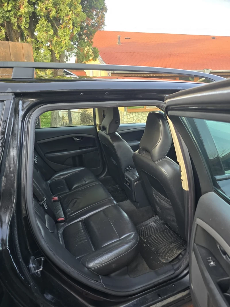 Volvo V70 2.5 FT Продавам или заменям, снимка 9 - Автомобили и джипове - 52848003