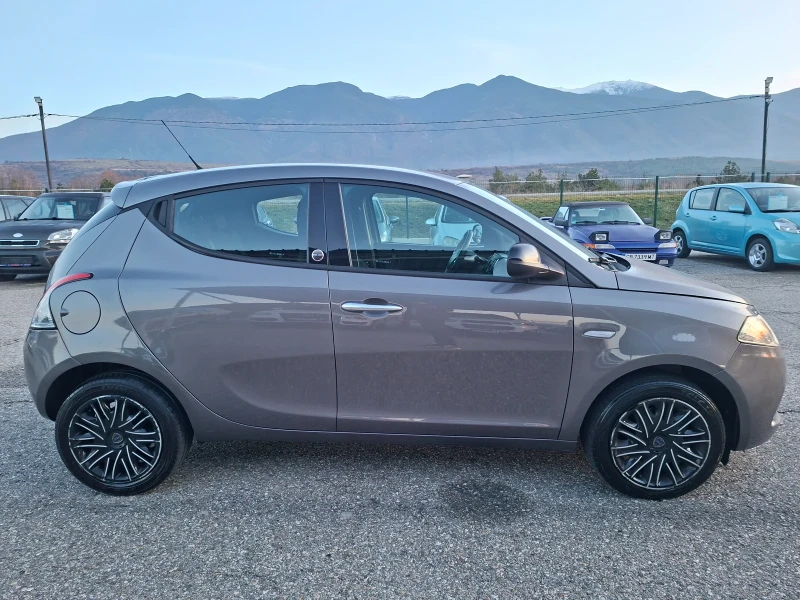 Lancia Ypsilon 1, 2 i Gpl, снимка 4 - Автомобили и джипове - 52860420