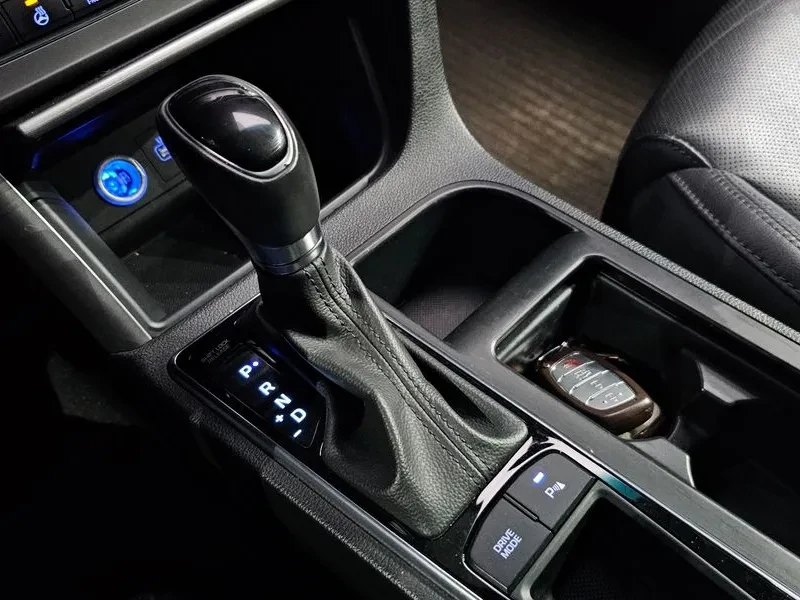 Hyundai Sonata, снимка 9 - Автомобили и джипове - 54833723