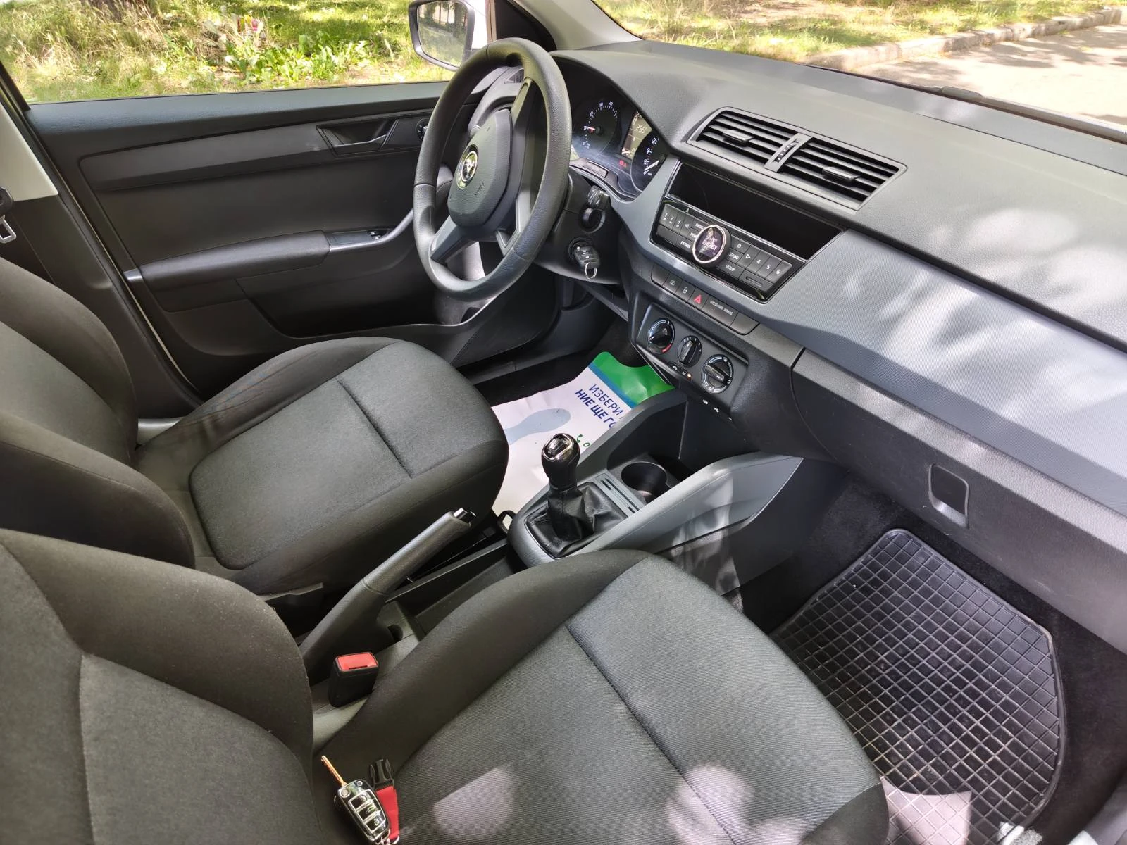 Skoda Fabia 2018г., снимка 11 - Автомобили и джипове - 48992618