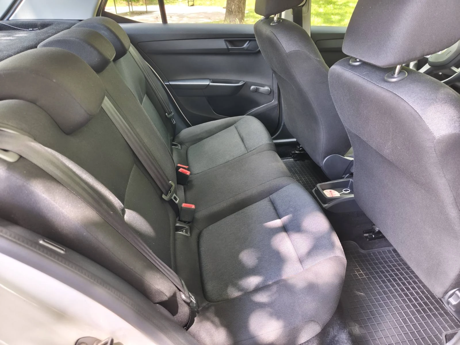 Skoda Fabia 2018г., снимка 13 - Автомобили и джипове - 48992618