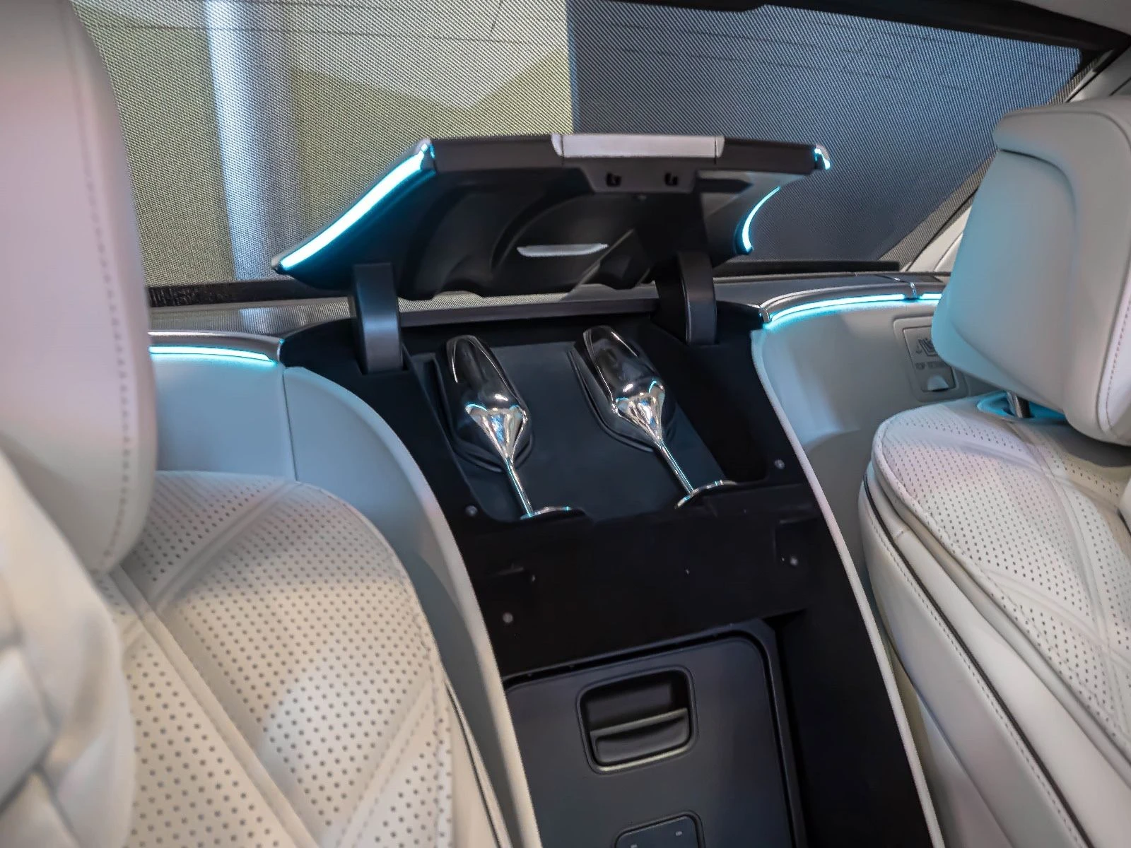 Mercedes-Benz Maybach S680/612HP/4M/V12/AMBI/MASSAGE/252v | Mobile.bg   13