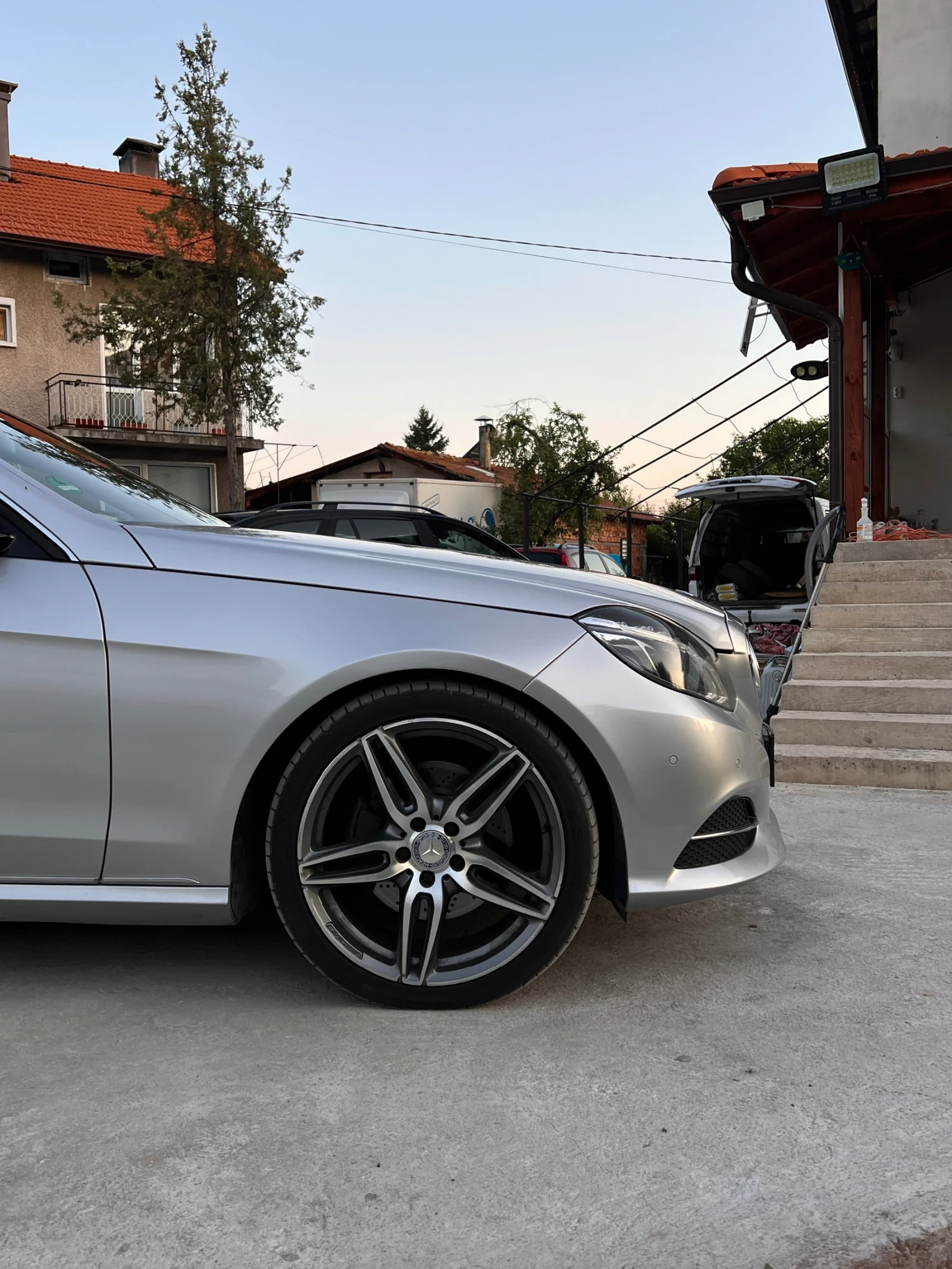 Mercedes-Benz E 220  - изображение 3