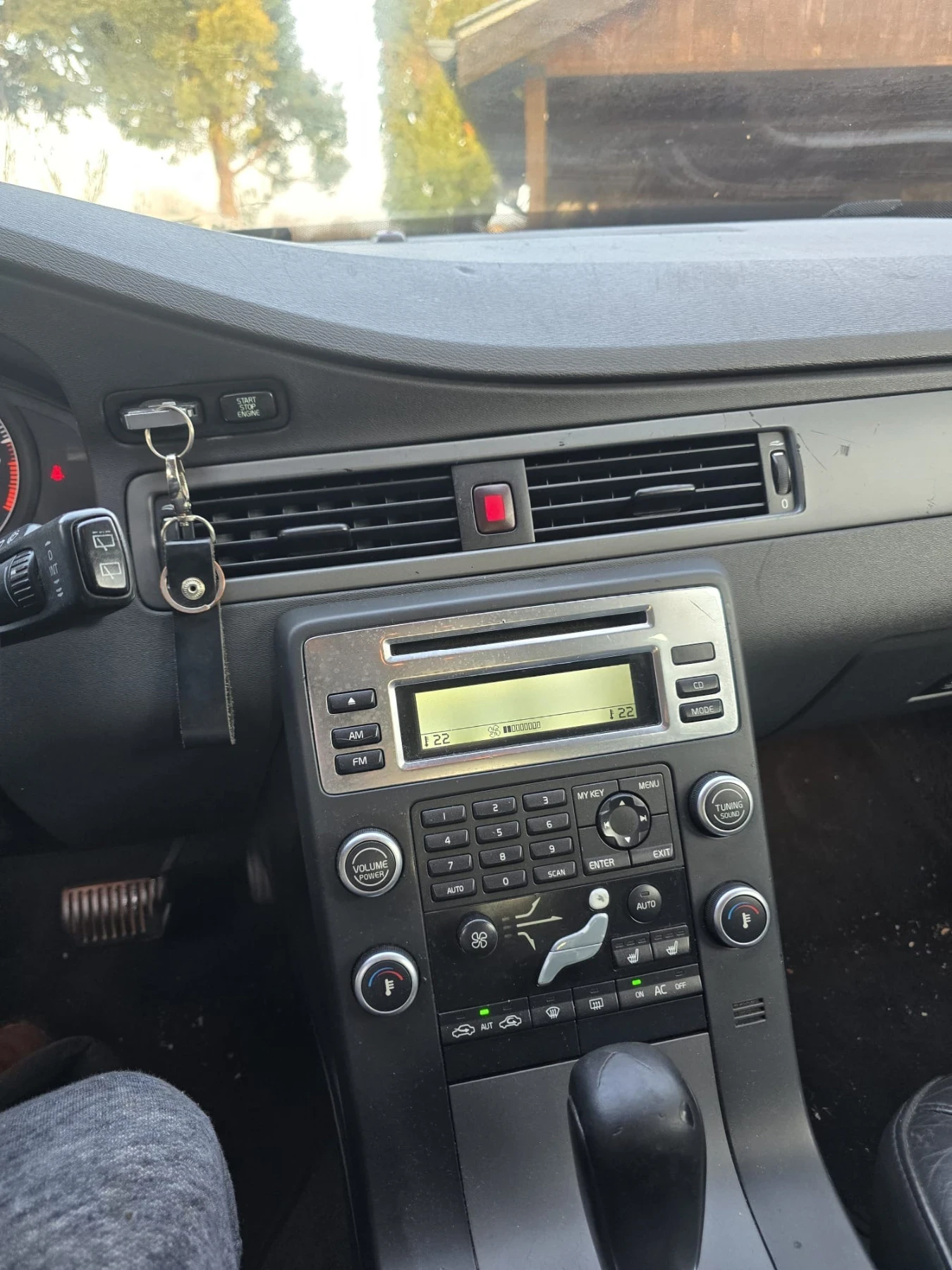 Volvo V70 2.5 FT - изображение 6