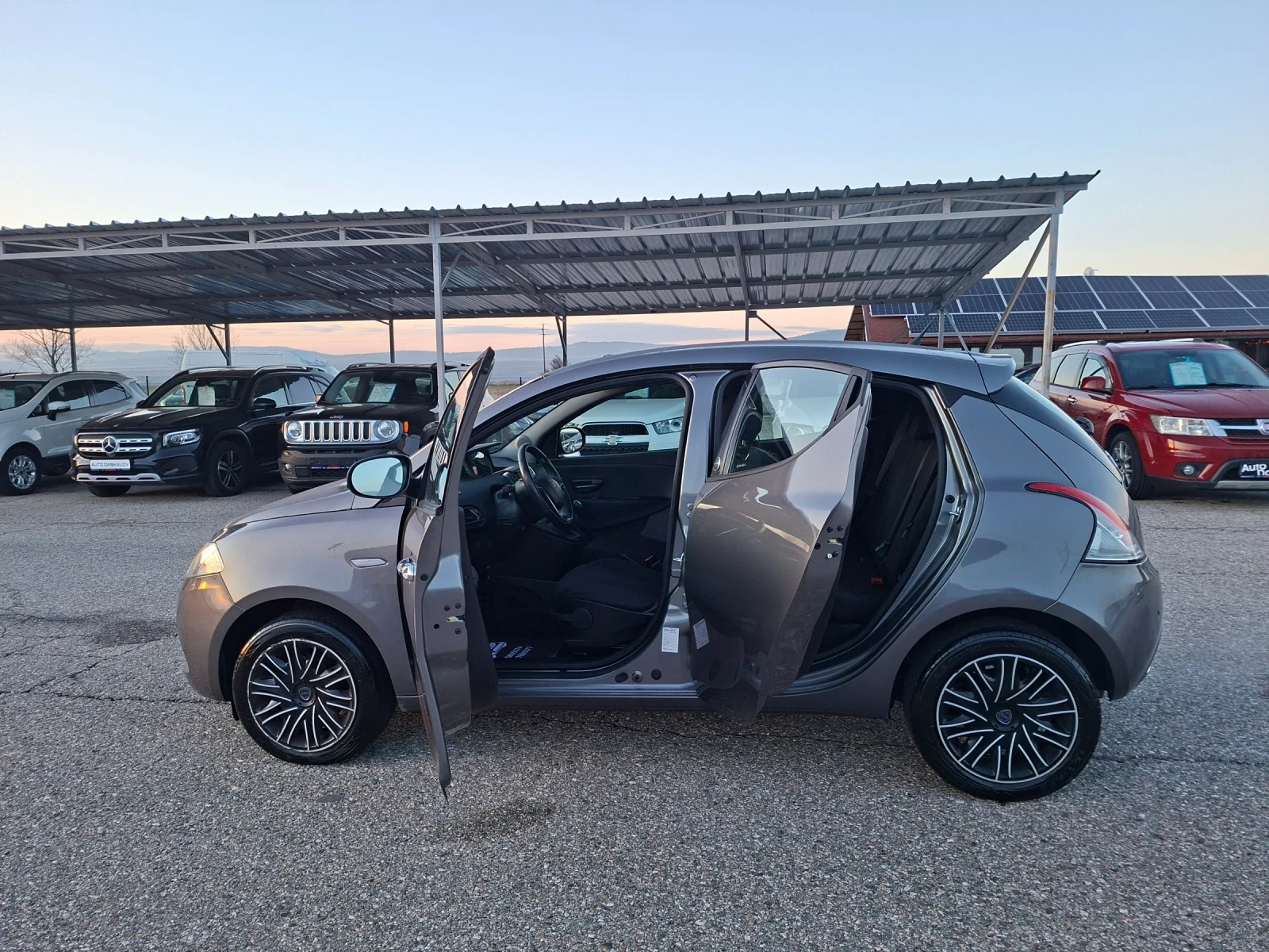 Lancia Ypsilon 1, 2 i Gpl - изображение 9