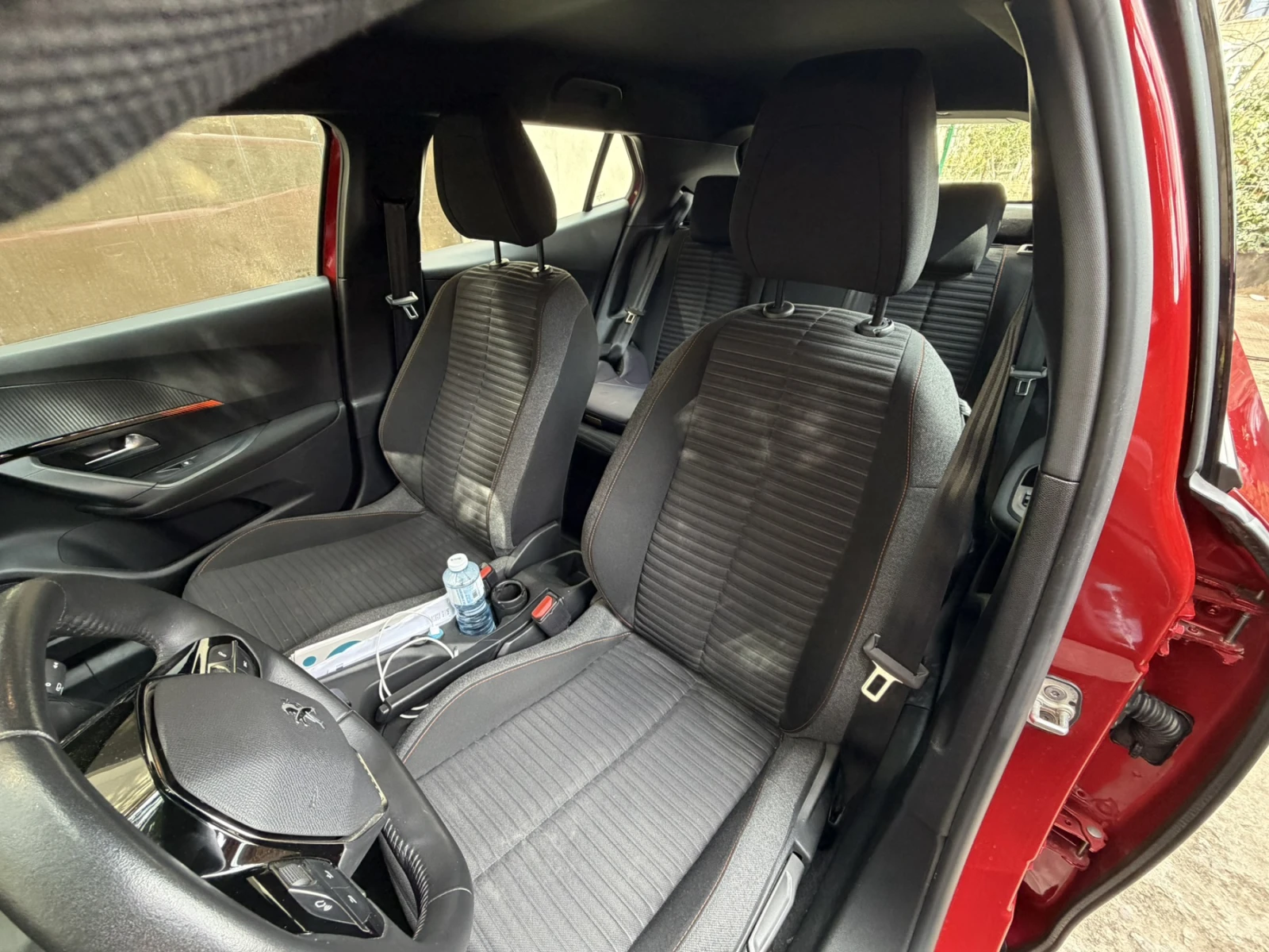 Peugeot 2008 1.2 PureTech 130 к.с. EAT8 ГАРАНЦИЯ , снимка 10 - Автомобили и джипове - 54138839