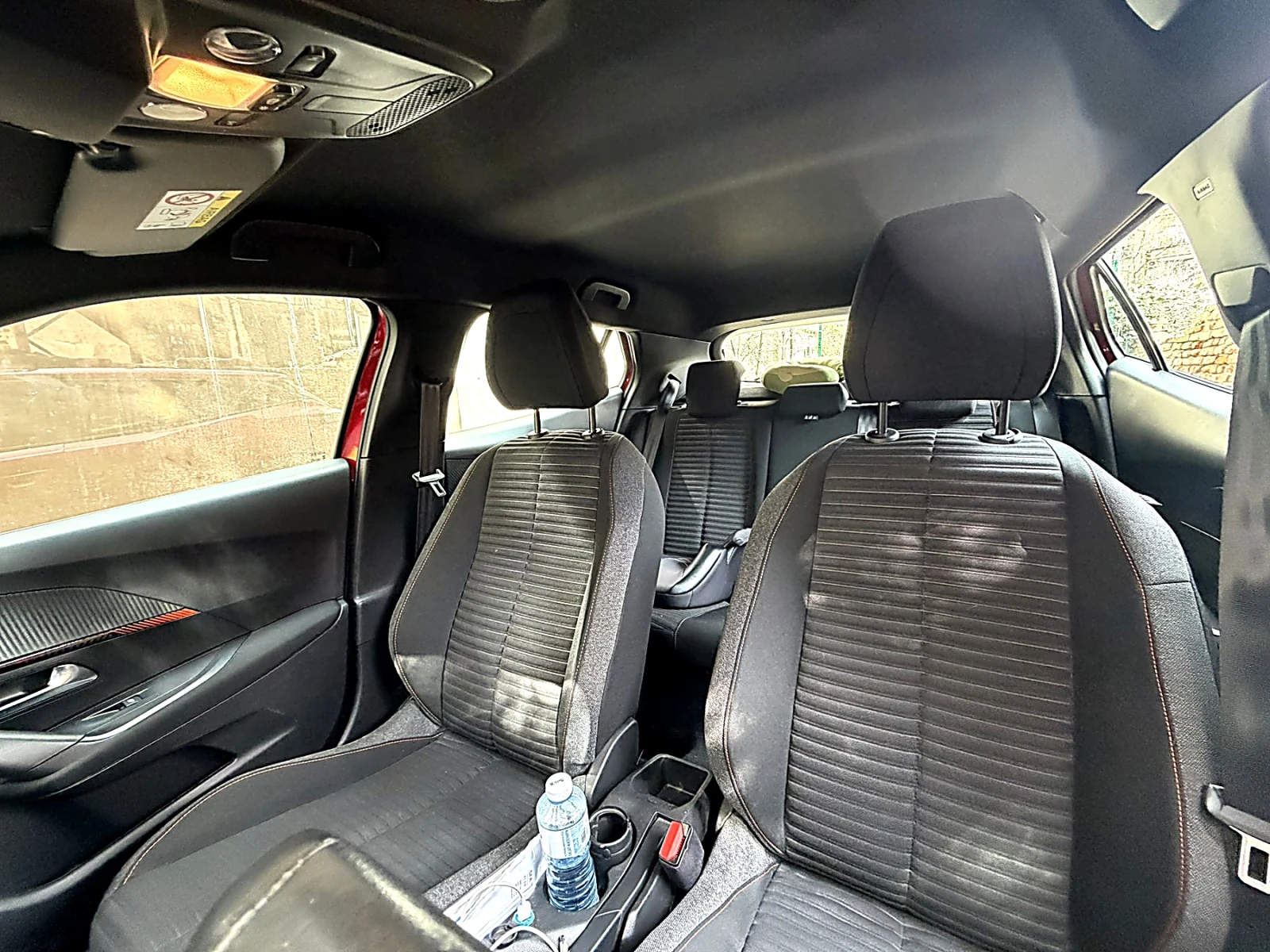 Peugeot 2008 1.2 PureTech 130 к.с. EAT8 ГАРАНЦИЯ , снимка 11 - Автомобили и джипове - 54138839