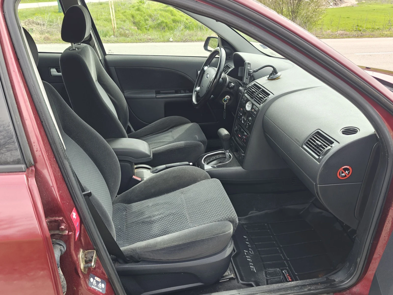 Ford Mondeo Ghia 2.0 16V, снимка 10 - Автомобили и джипове - 54264048