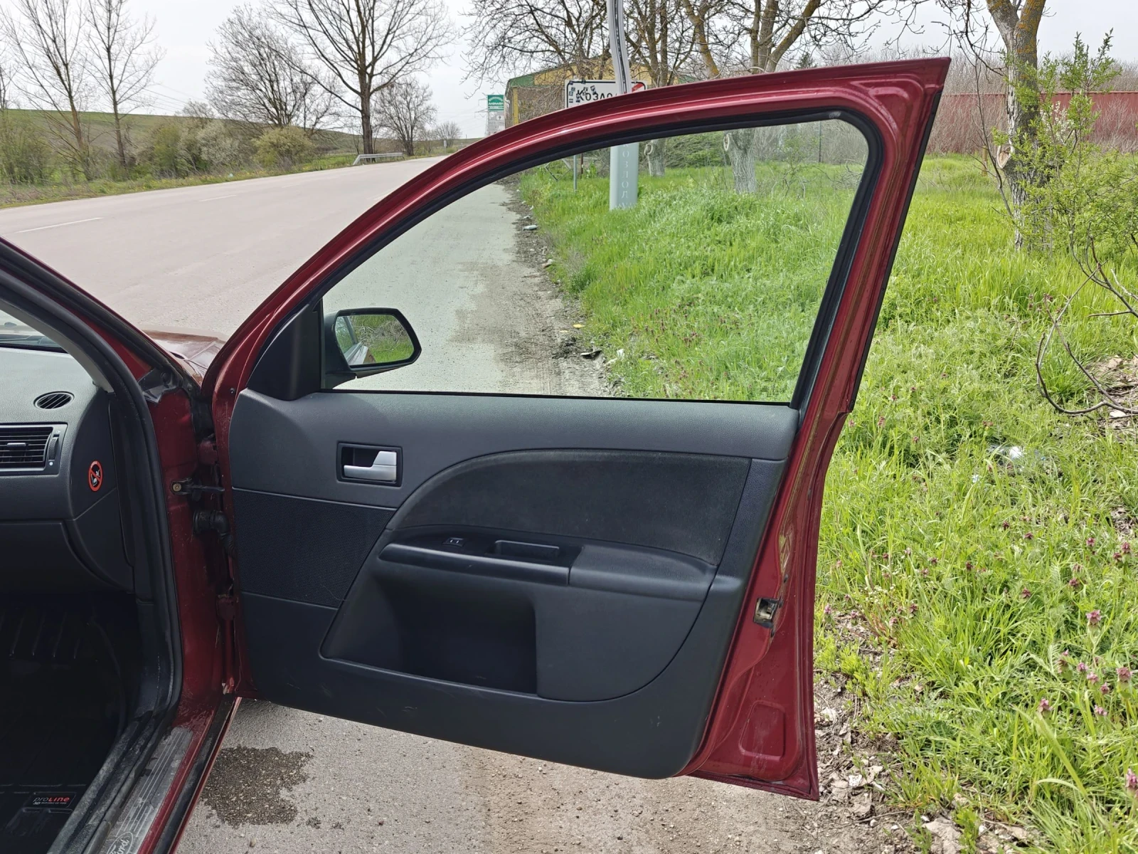 Ford Mondeo Ghia 2.0 16V, снимка 11 - Автомобили и джипове - 54264048