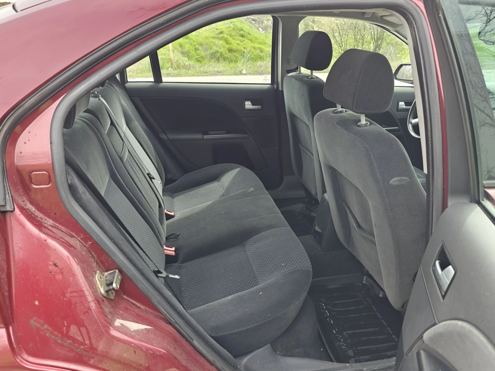 Ford Mondeo Ghia 2.0 16V, снимка 9 - Автомобили и джипове - 54264048