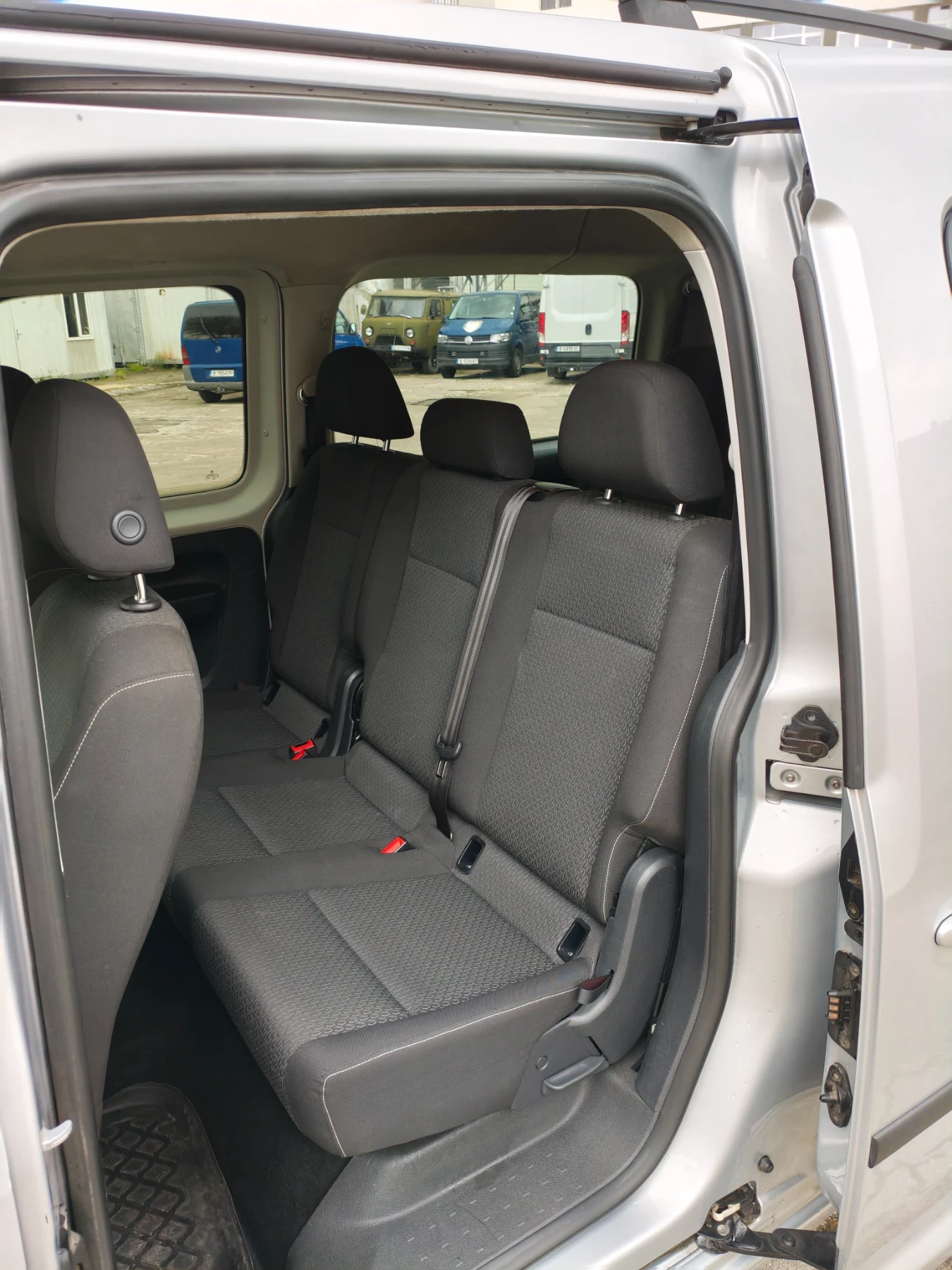 VW Caddy Vw Caddy Maxi* 2015г. * DSG* 7 местен отличен!, снимка 7 - Автомобили и джипове - 54382650