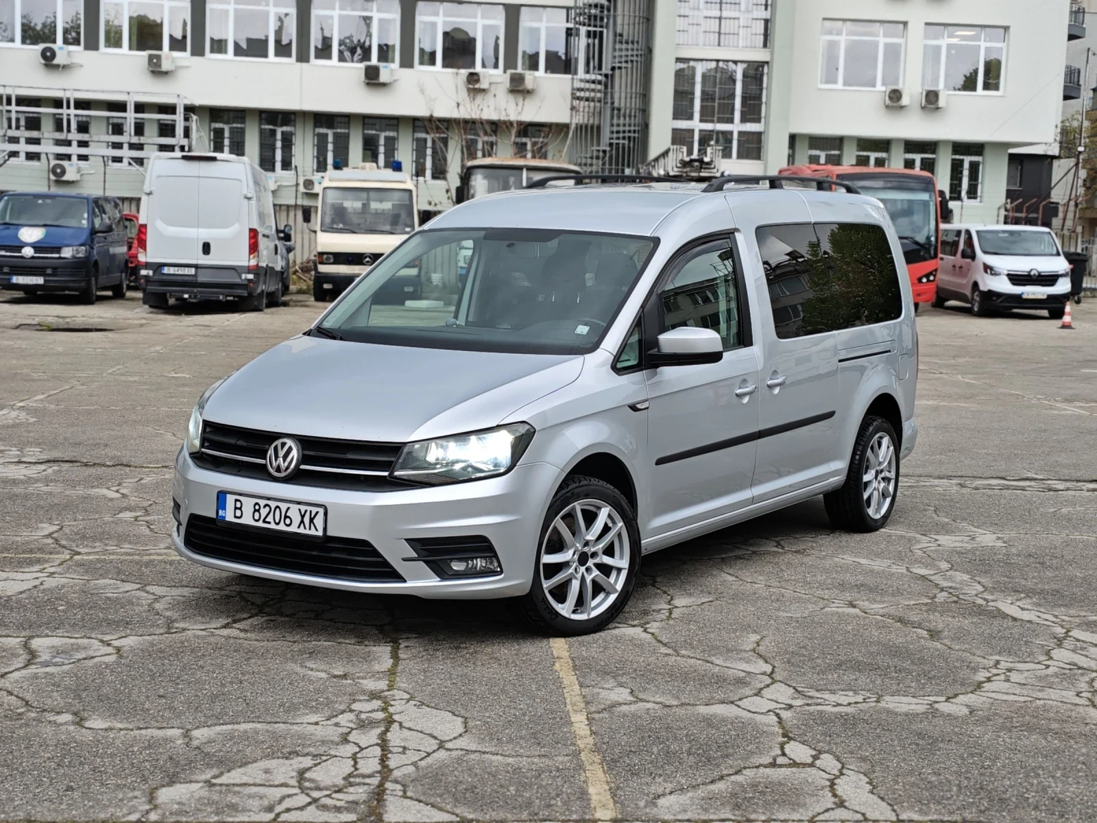 VW Caddy Vw Caddy Maxi* 2015г. * DSG* Distronic* 7 местен* 