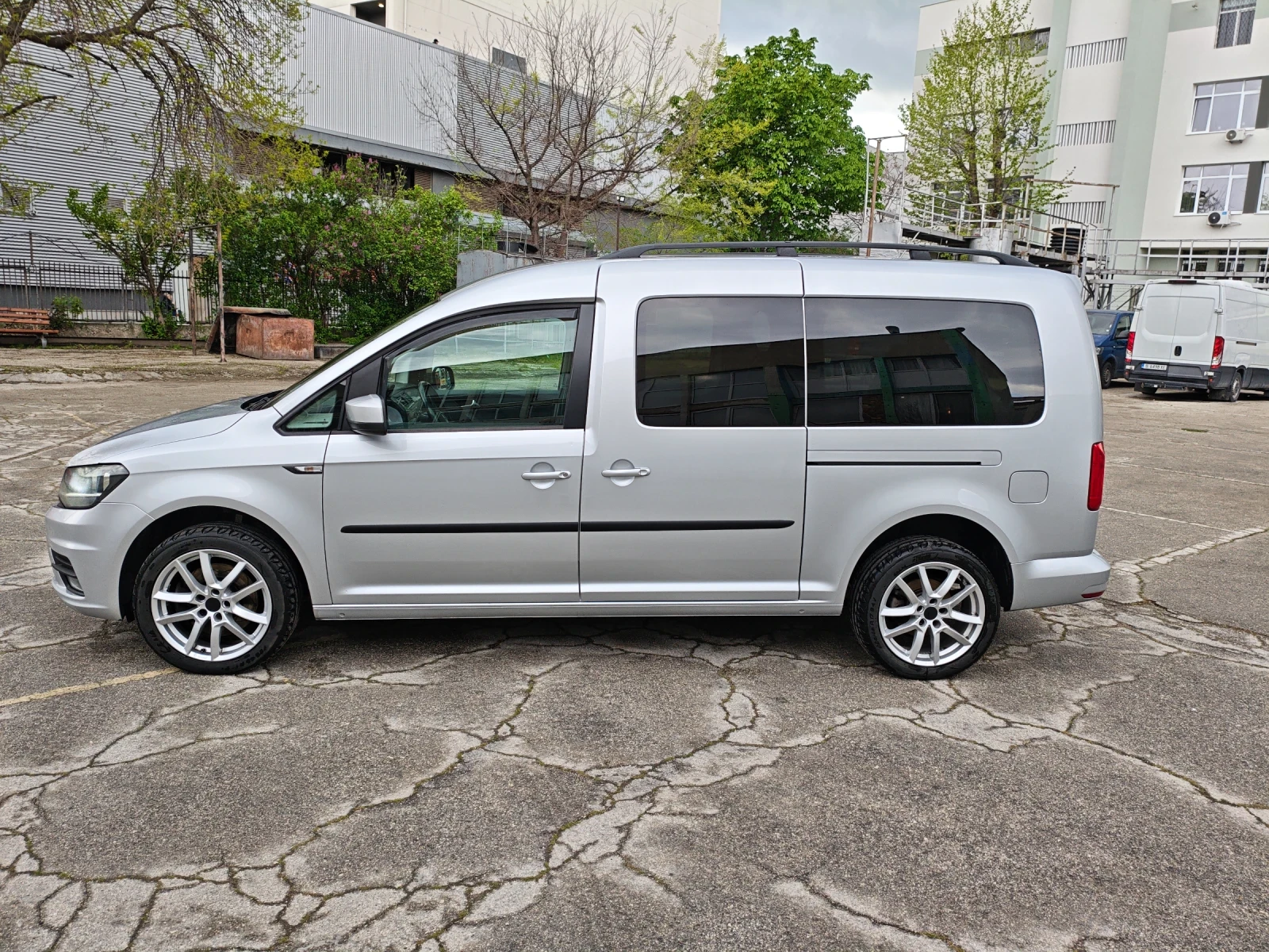 VW Caddy Vw Caddy Maxi* 2015г. * DSG* 7 местен отличен!, снимка 15 - Автомобили и джипове - 54382650