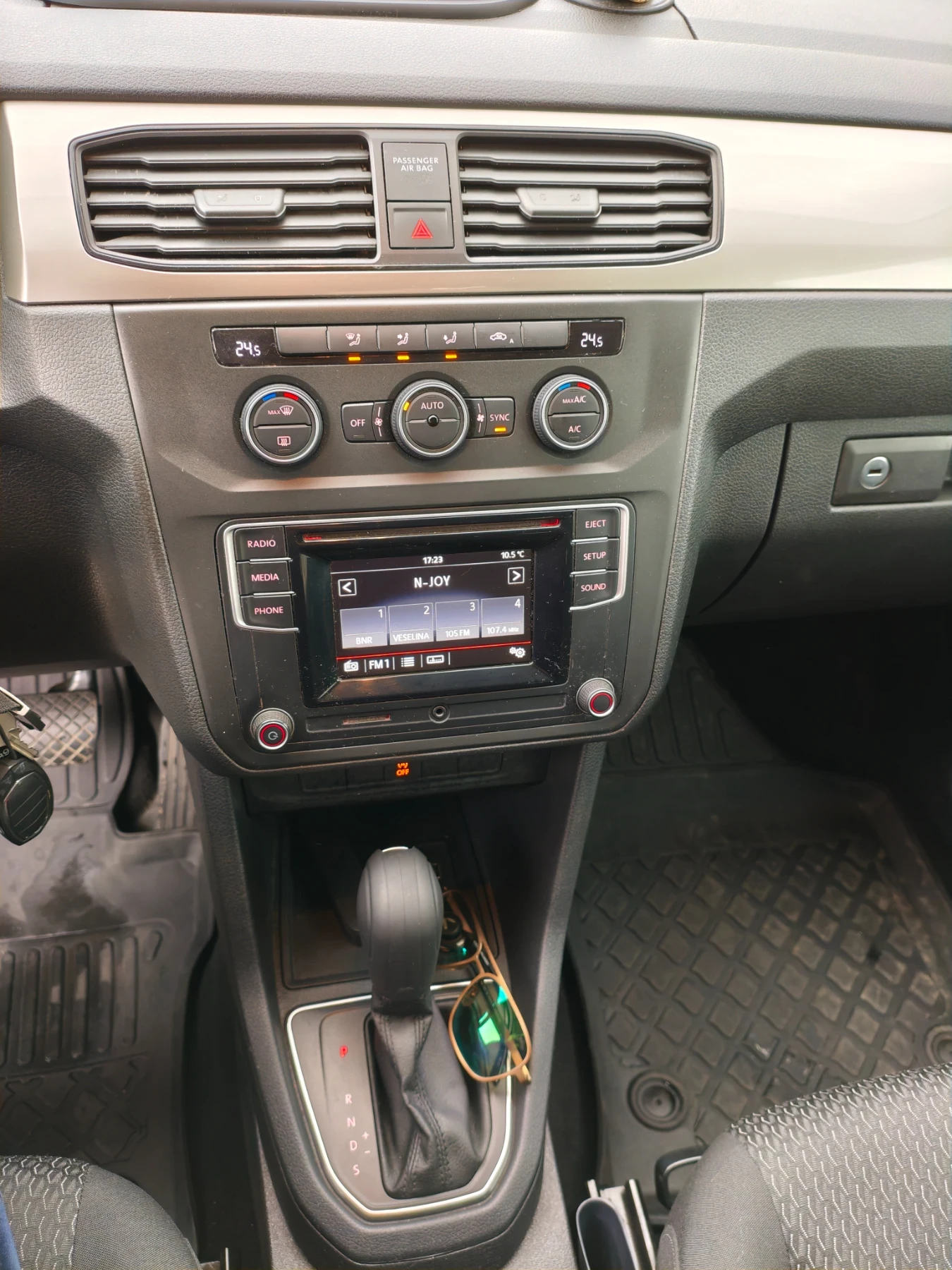 VW Caddy Vw Caddy Maxi* 2015г. * DSG* 7 местен отличен!, снимка 8 - Автомобили и джипове - 54382650