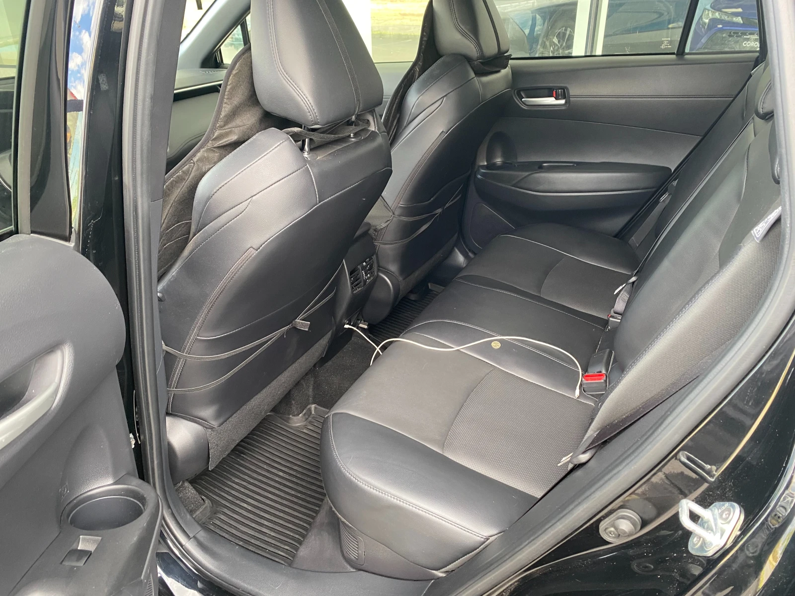 Toyota Corolla Cross 2.0 HEV Luxury FWD, снимка 11 - Автомобили и джипове - 54619972