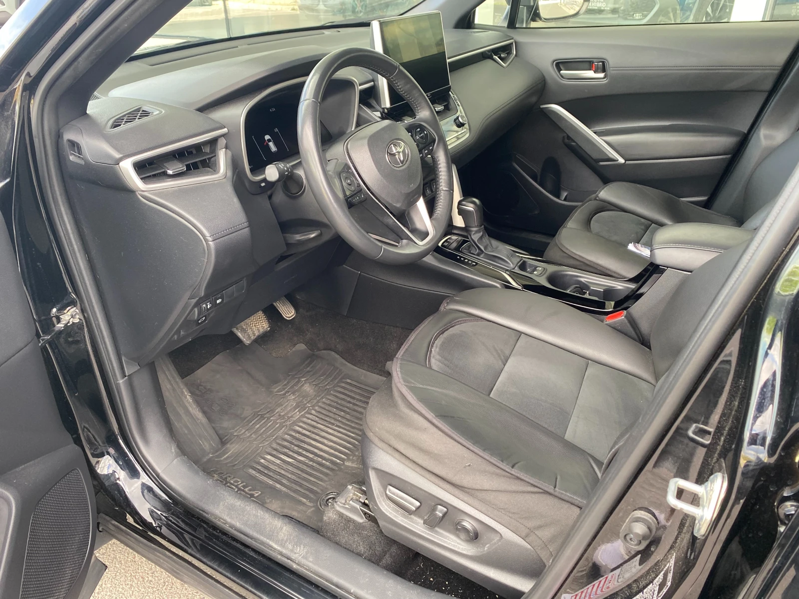Toyota Corolla Cross 2.0 HEV Luxury FWD, снимка 10 - Автомобили и джипове - 54619972