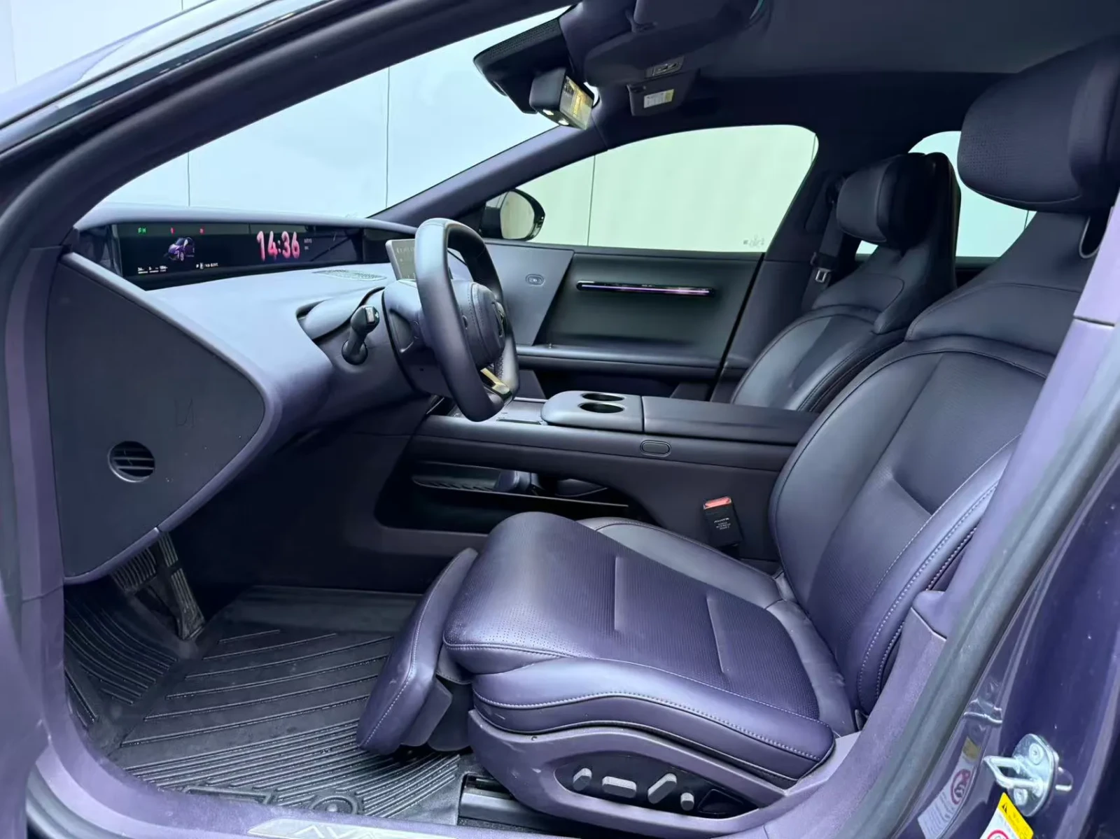 Avatr 06 AWD Ultra Edition 72.88kWh, снимка 7 - Автомобили и джипове - 55073976