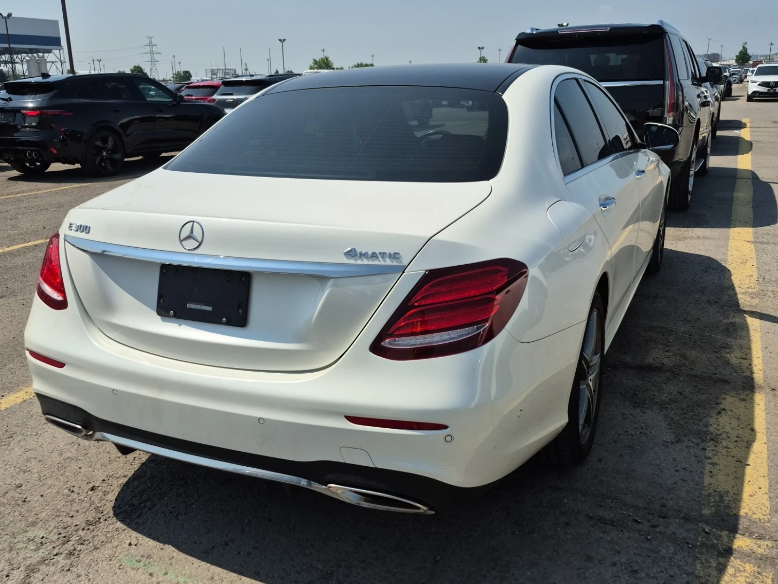 Mercedes-Benz E 300 AMG * BURMESTER * ПАНОРАМА * СЕРВИЗНА ИСТОРИЯ * , снимка 3 - Автомобили и джипове - 55136175