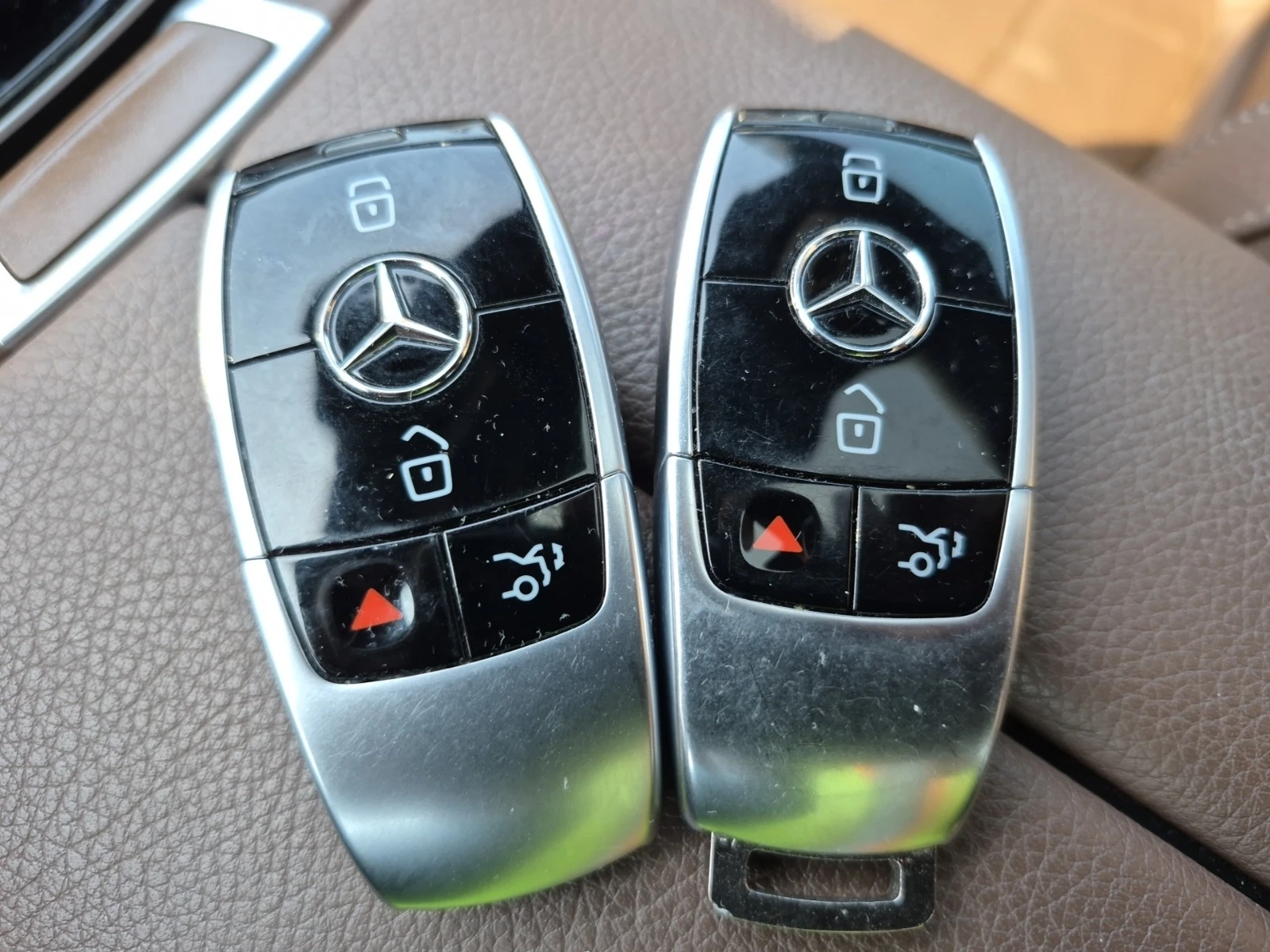Mercedes-Benz E 300 AMG * BURMESTER * ПАНОРАМА * СЕРВИЗНА ИСТОРИЯ * , снимка 8 - Автомобили и джипове - 55136175
